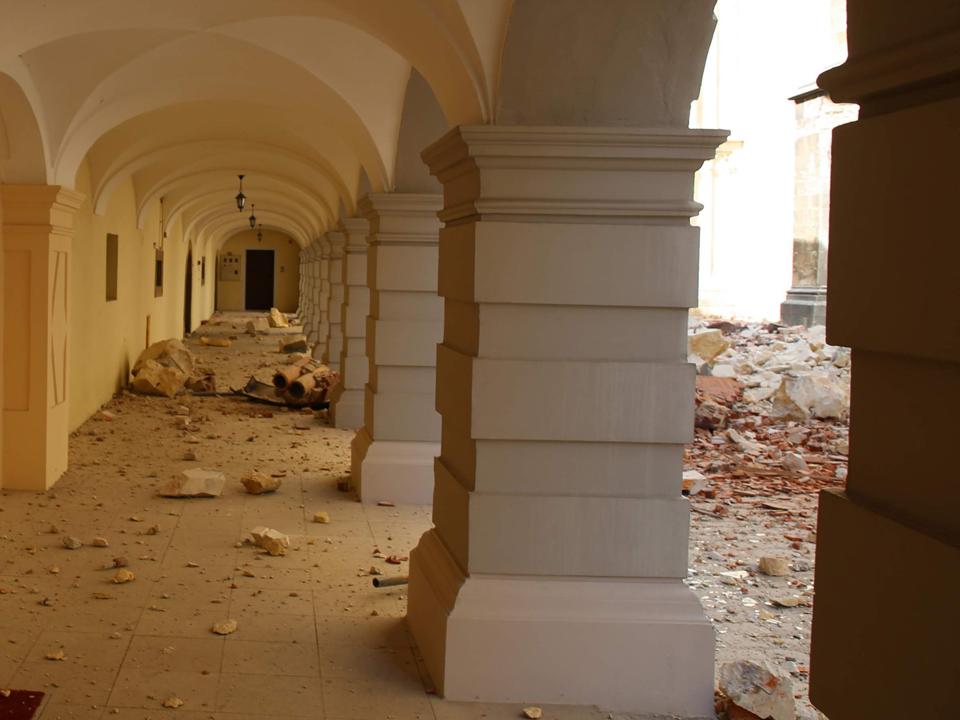 Schäden des grossen Erdbebens vom 22. März 2020