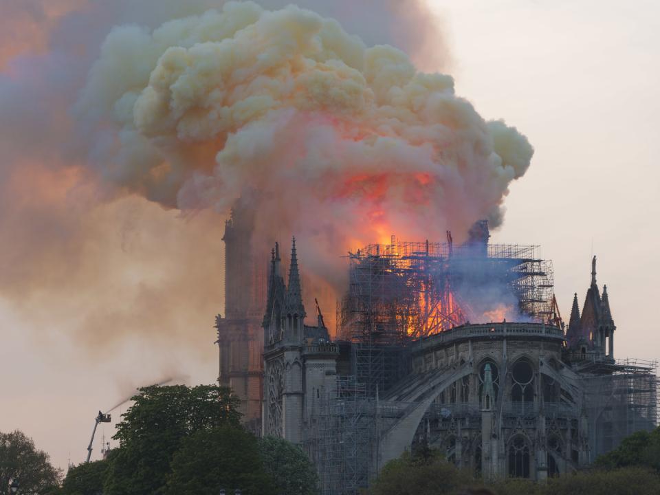 2019: Der Dachstuhl von Notre-Dame brannte völlig aus.