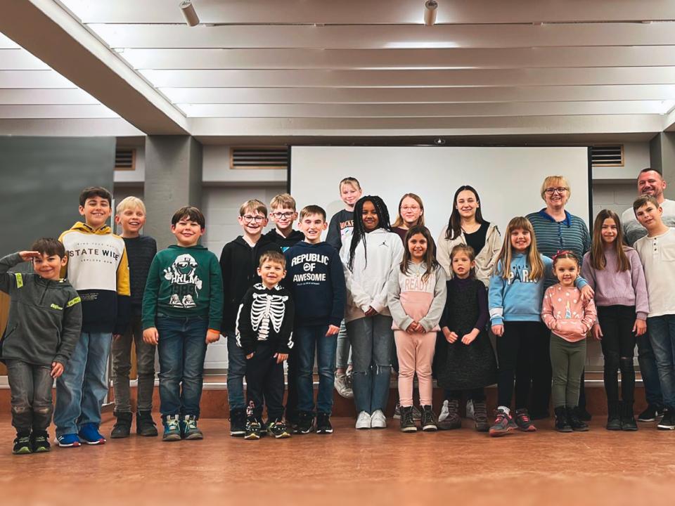 Gruppenbild von einem Kinderabend der Jugend- und Familienpastoral in Schaffhausen