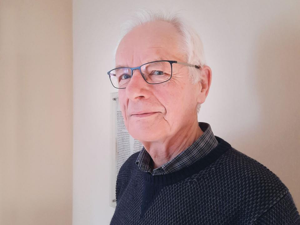 Dr. Burkhard Genser