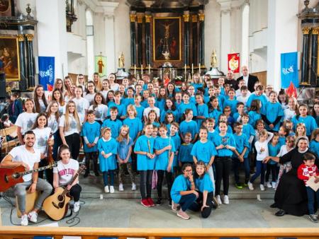 Fussball spielen und ministrieren 