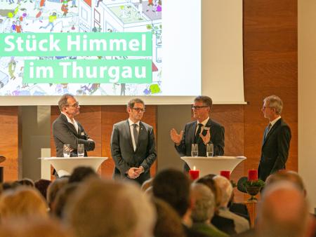 Das Kreuz im Zentrum