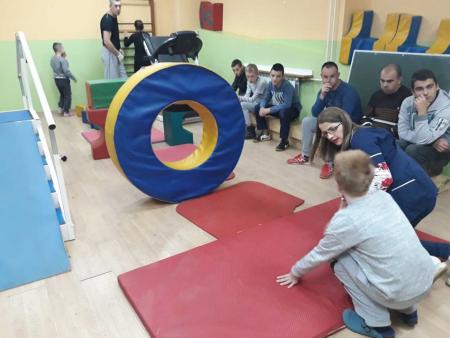 Ein Regenbogen für Novi Travnik