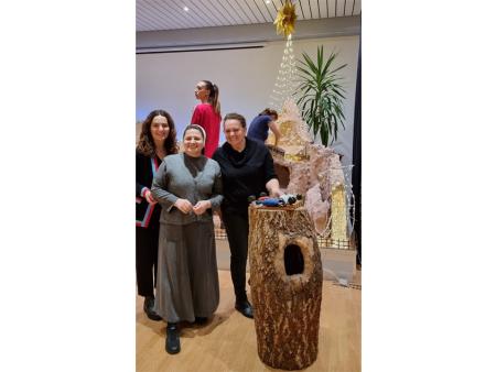 Dekorieren für die Weihnachtsfeier