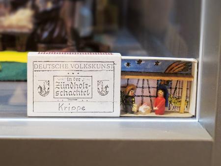 Deutsche Krippe in einer Zündholzschachtel