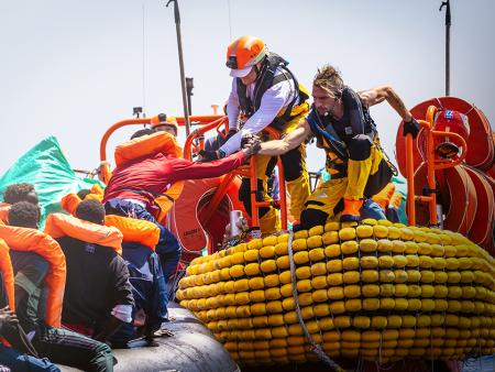 Im Einsatz für Flüchtlinge auf dem Meer