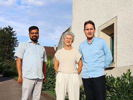 Eine Schulküche und zwei Häuser