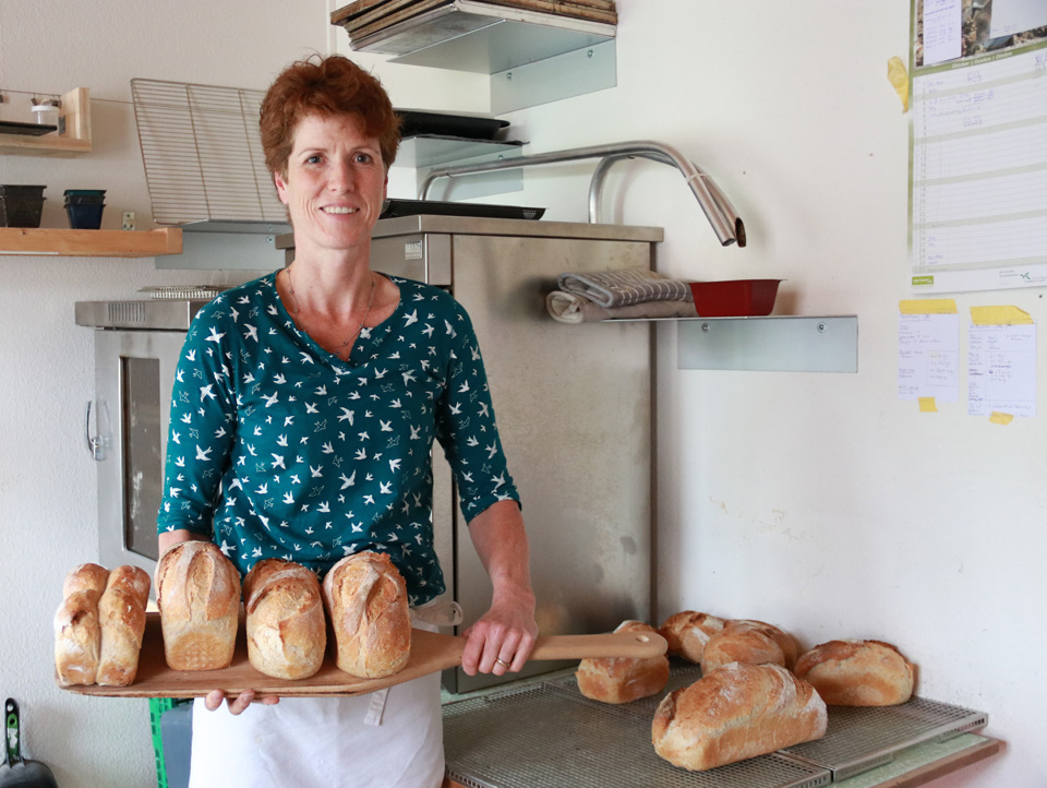 Bei Regula Böhi-Zbinden, Präsidentin des Thurgauer Landfrauenverbandes und Teilnehmerin an der kommenden Frauensession, kann man ein Brotabo lösen.