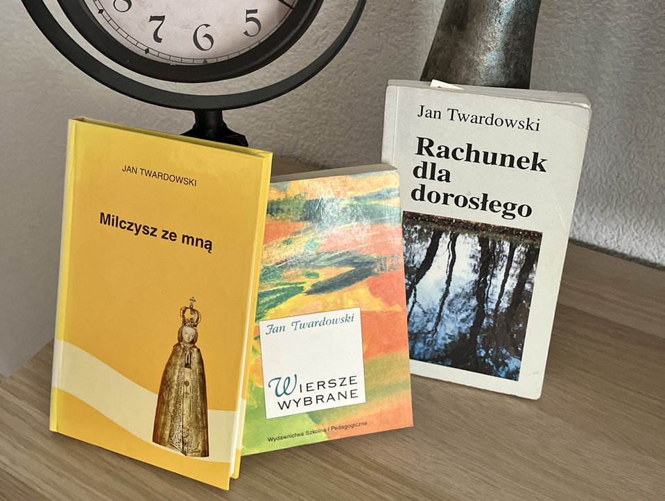 Drei Werke des polnischen Paters und Lyrikers Jan Twardowski