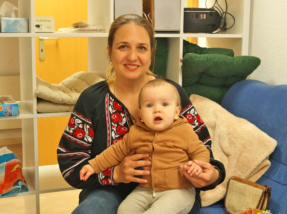 Yuliya Federova mit ihrem zehnmonatigen Sohn Eliot