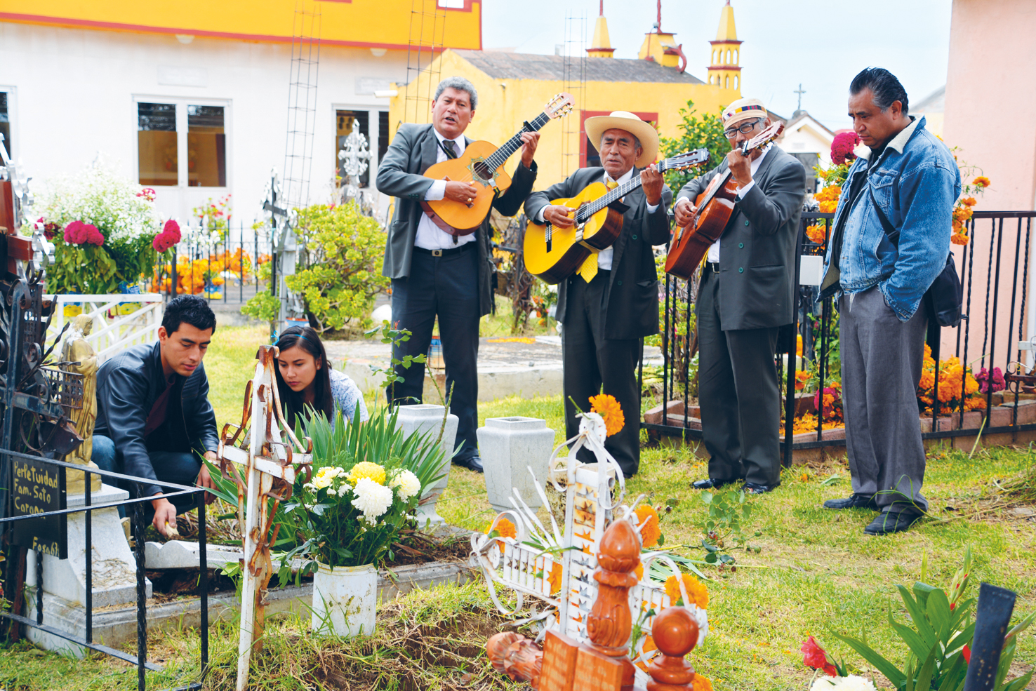 Mariachi-Band am Grab