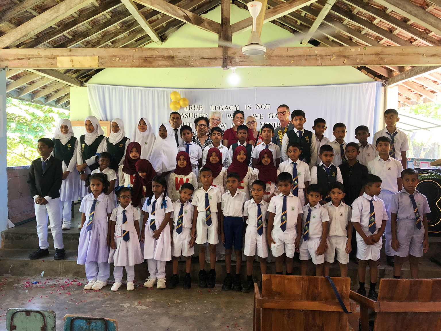 Schulkindder des Al-Akram College im Nordwesten von Sri Lanka
